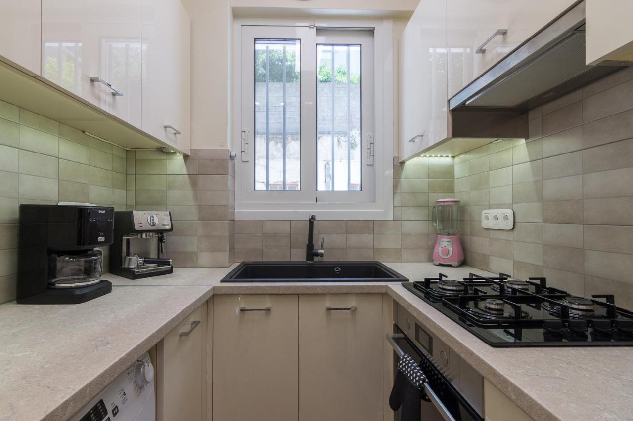 Beautiful And Spacious Apartment In Pagrati أثينا المظهر الخارجي الصورة