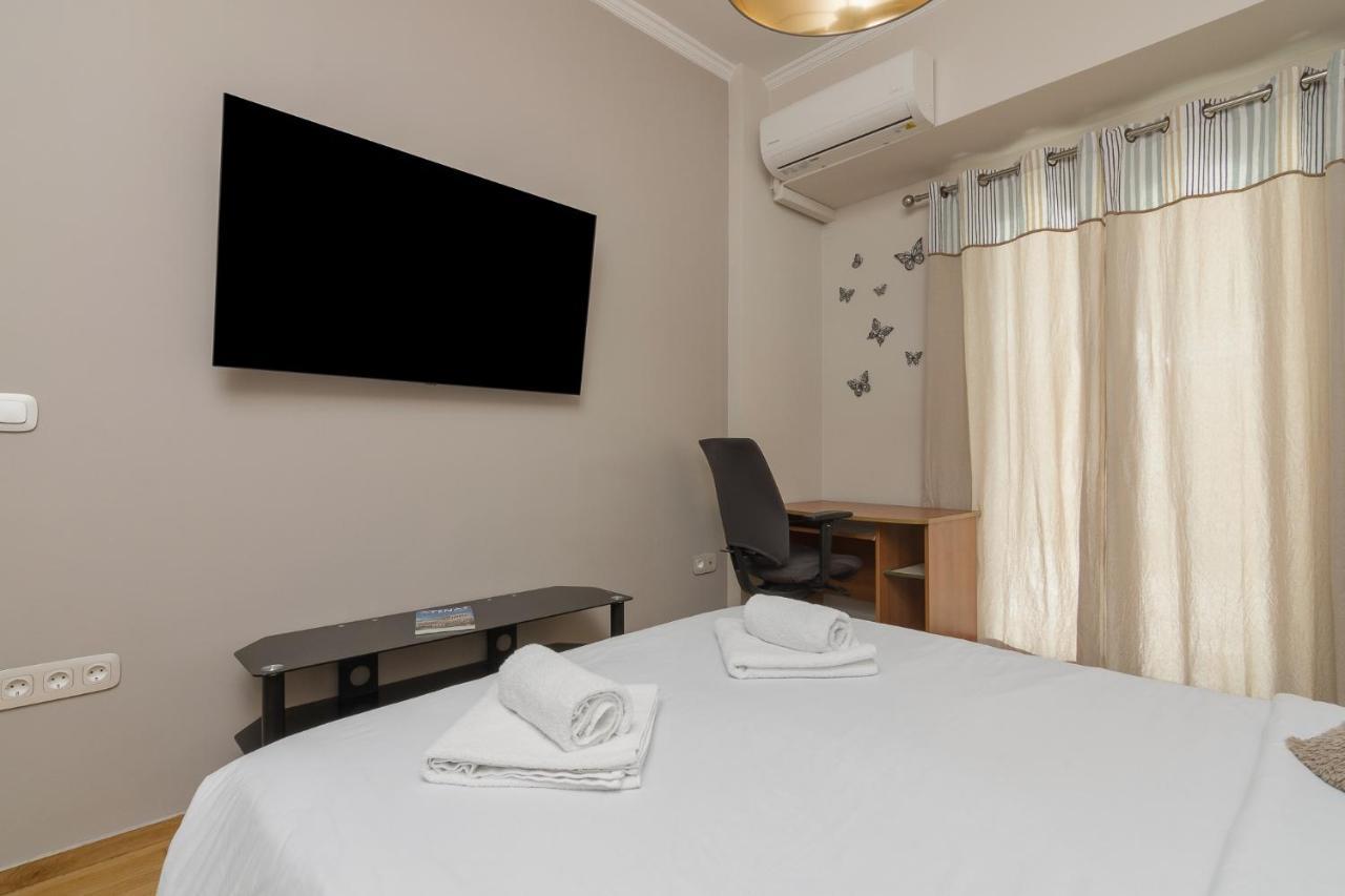 Beautiful And Spacious Apartment In Pagrati أثينا المظهر الخارجي الصورة